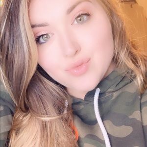 Meet your Posher, Katelyn